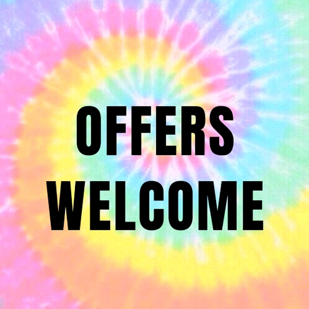 All Offers Considered 💕🎉